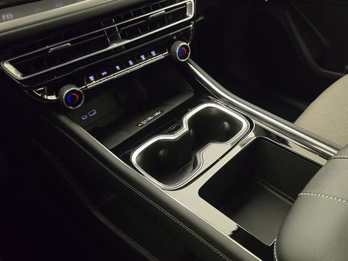 New 2026 Chevrolet Traverse LT w/ Midnight/Sport Edition FWD image 21