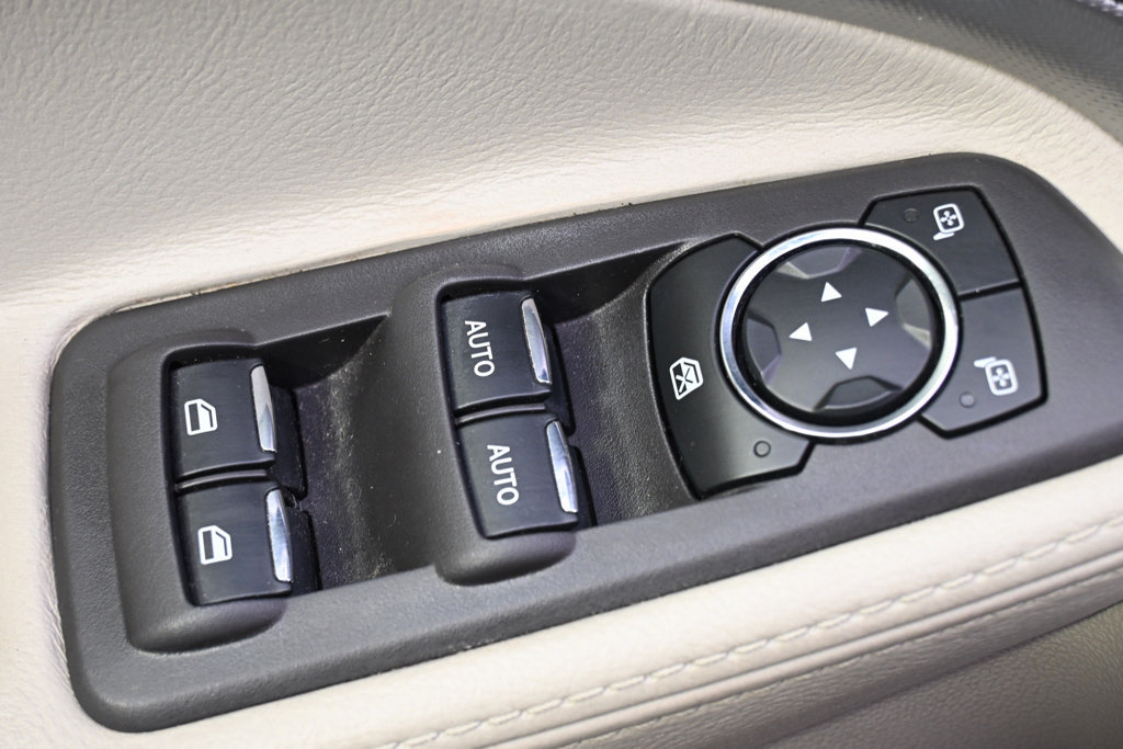 Used 2014 Ford Explorer XLT w/ Equipment Group 202A AWD/4WD image 24