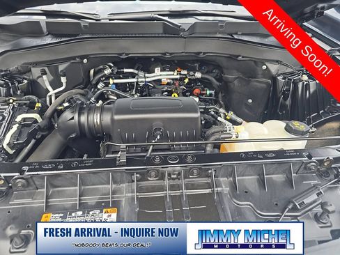 Used 2024 Ford Explorer XLT w/ Equipment Group 202A AWD/4WD image 4