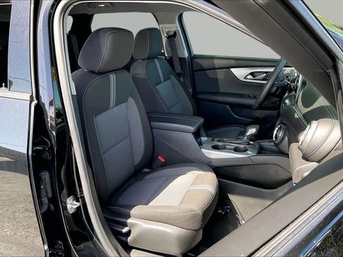 Used 2024 Chevrolet Blazer LT FWD image 8