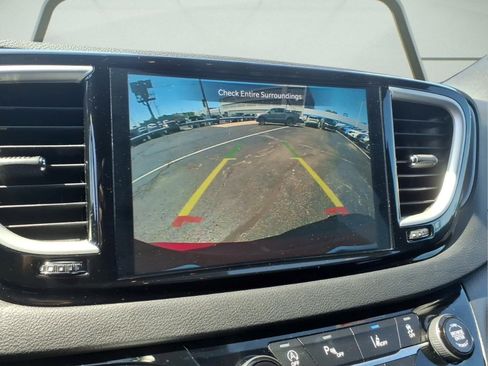 Used 2025 Chrysler Pacifica Select FWD image 17