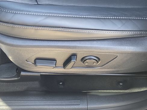 Certified 2025 Kia Sorento EX AWD/4WD image 19