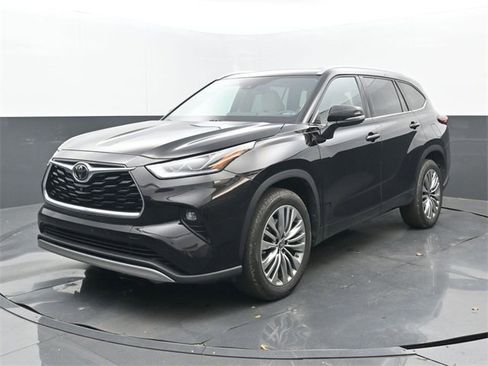 Used 2021 Toyota Highlander Platinum image 8