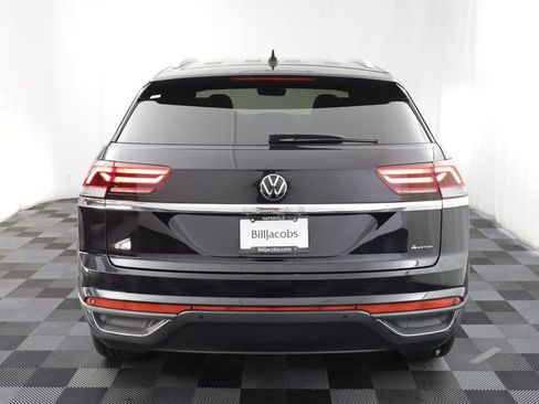 Used 2023 Volkswagen Atlas Cross Sport SE w/ Black Wheel Package AWD/4WD image 16
