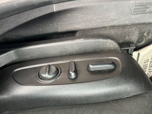 Used 2018 Chevrolet Equinox LT AWD/4WD image 16