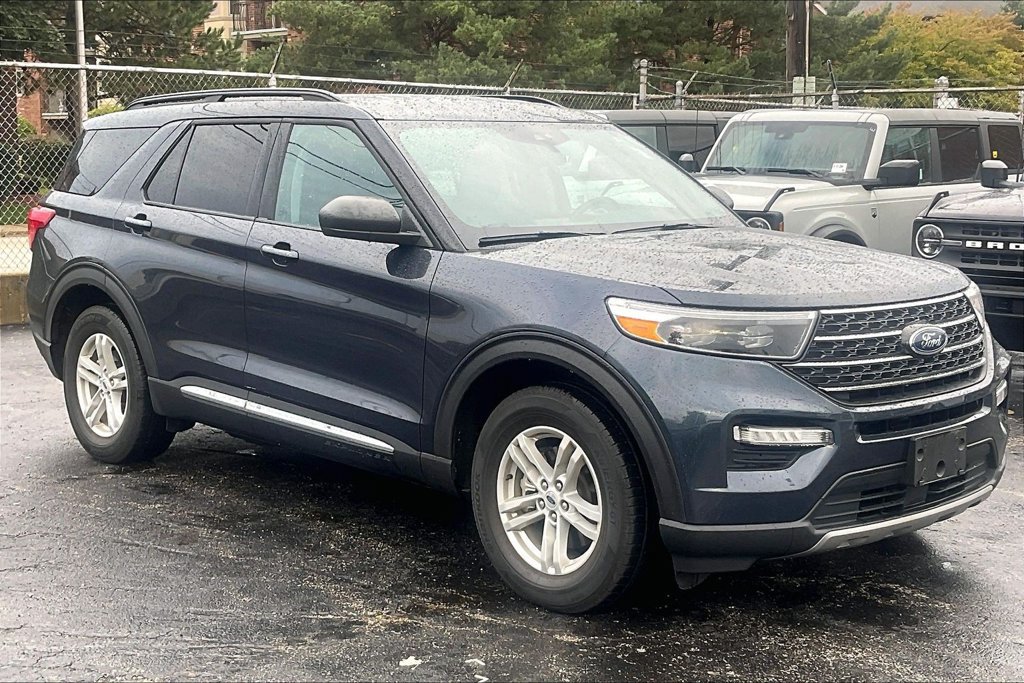 Used 2024 Ford Explorer XLT w/ Equipment Group 202A AWD/4WD image 35