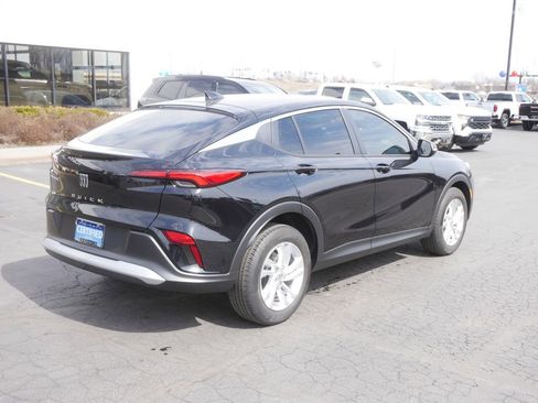 Certified 2024 Buick Envista Preferred w/ Convenience I Package image 35