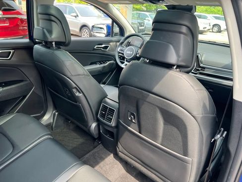 Certified 2025 Kia Sportage EX w/ Premium Package AWD/4WD image 17