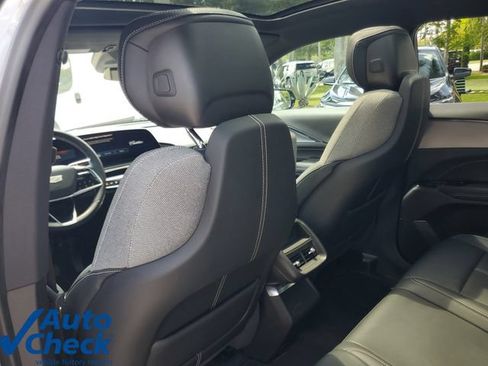 Certified 2024 Cadillac Lyriq Tech RWD image 14