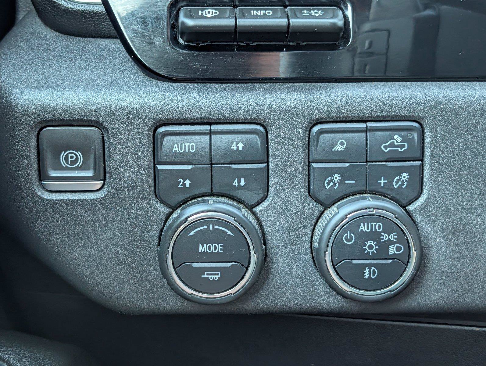 Certified 2024 Chevrolet Silverado 1500 LTZ w/ LTZ Premium Package AWD/4WD image 28
