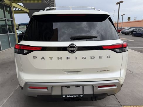Used 2023 Nissan Pathfinder Platinum image 13