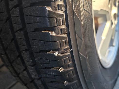 Used 2010 Ford Escape XLT image 26