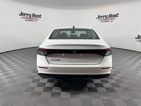 Used 2025 Honda Accord SE image 10