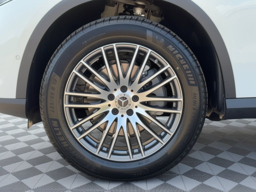 Used 2027 Mercedes-Benz GLC 300 image 13