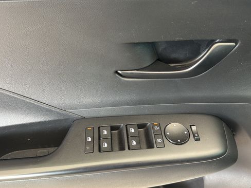 Used 2024 Hyundai Kona SEL AWD/4WD image 18