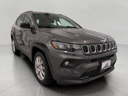 Used 2023 Jeep Compass Latitude AWD/4WD image 28