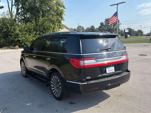 Used 2018 Lincoln Navigator Reserve w/ Technology Package AWD/4WD image 3