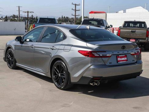 Used 2026 Toyota Camry SE w/ Convenience Package FWD image 5