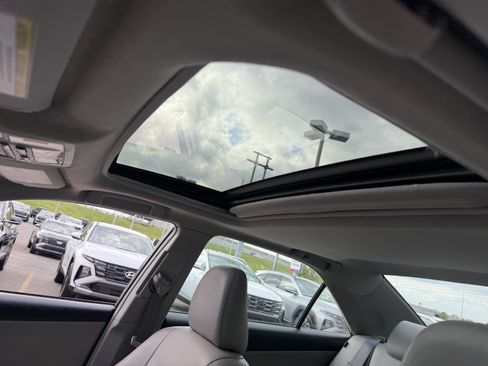Used 2012 Toyota Camry XLE FWD image 26
