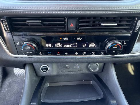 Used 2021 Nissan Rogue SL image 26