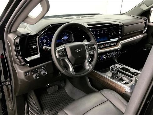 Used 2025 Chevrolet Silverado 1500 RST AWD/4WD image 16