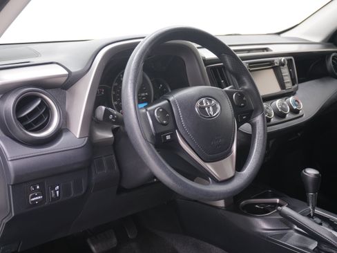 Used 2016 Toyota RAV4 LE FWD image 10