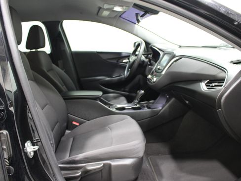 Used 2018 Chevrolet Malibu LS FWD image 24