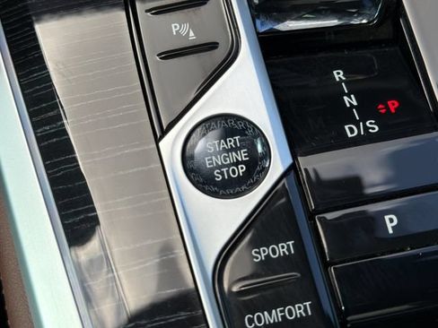Used 2025 BMW X5 M60i AWD/4WD image 24