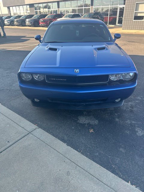 Used 2010 Dodge Challenger SE RWD image 3