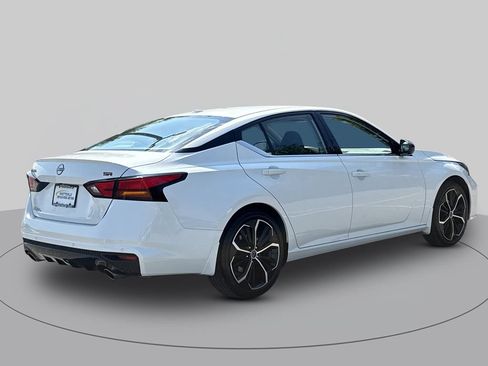 Used 2025 Nissan Altima 2.5 SR FWD image 3