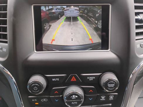 Used 2021 Jeep Grand Cherokee Laredo RWD image 65