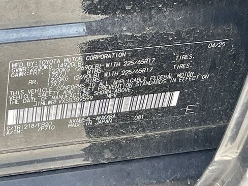 Used 2025 Toyota RAV4 LE AWD/4WD image 29