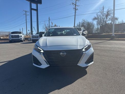 Used 2025 Nissan Altima 2.5 SV FWD image 8