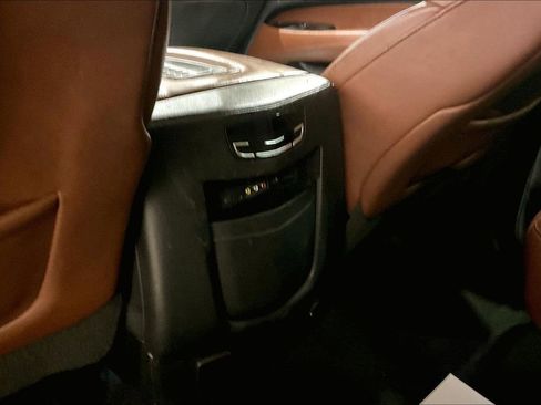 Used 2015 Cadillac Escalade ESV Premium image 34