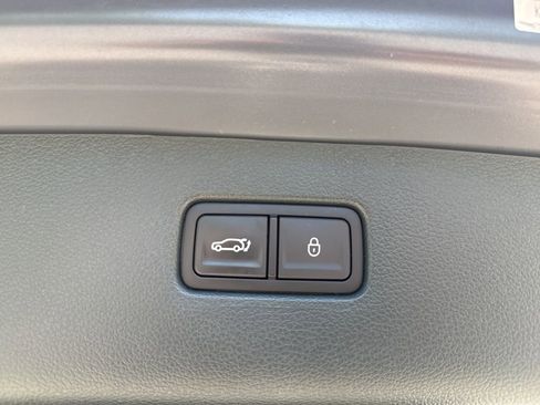Used 2025 Genesis GV80 2.5T Advanced AWD/4WD image 32