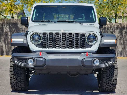 New 2026 Jeep Gladiator Rubicon w/ Steel Power Dome Hood Package AWD/4WD image 4
