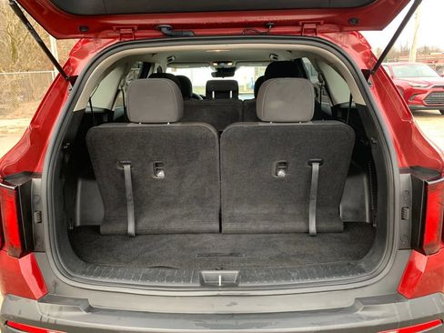 Used 2023 Kia Sorento LX image 19