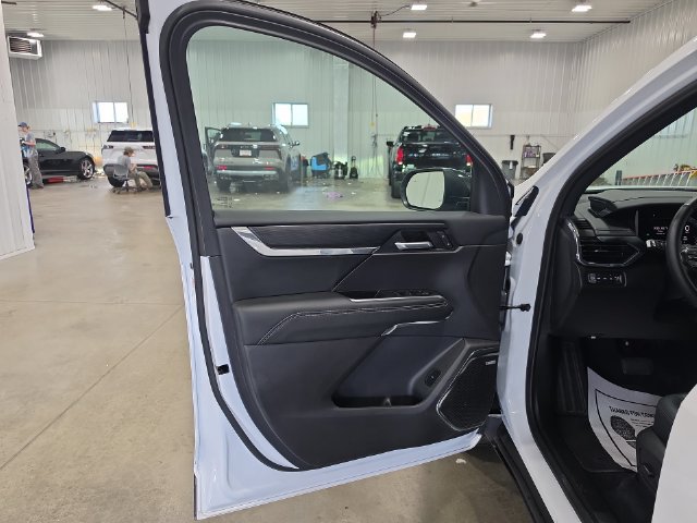 Used 2026 GMC Acadia Elevation w/ Elevation Premium Package AWD/4WD image 23