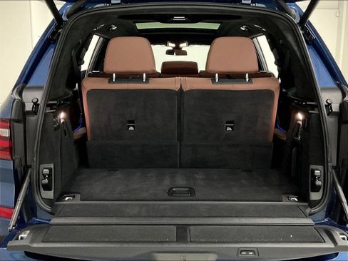 Used 2022 BMW X7 xDrive40i w/ M Sport Package AWD/4WD image 48