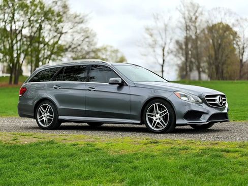 Used 2016 Mercedes-Benz E 350 4MATIC Wagon image 1
