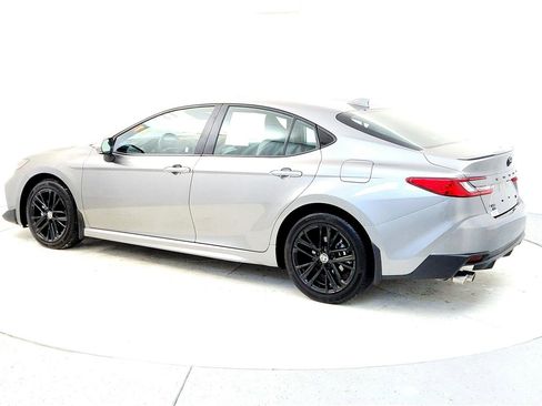 Certified 2025 Toyota Camry SE image 4