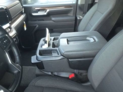 Used 2025 Chevrolet Silverado 2500 LT w/ Convenience Package AWD/4WD image 17