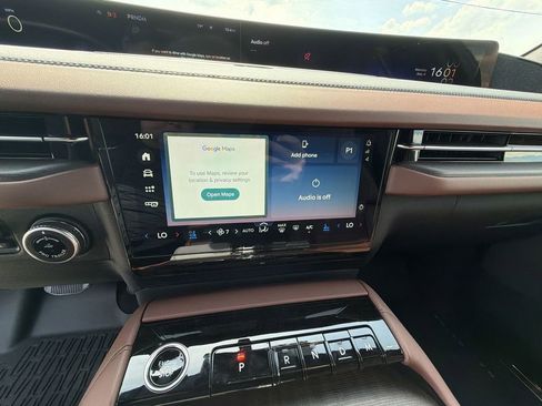 New 2026 Lincoln Navigator L Reserve AWD/4WD image 16