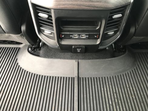 Used 2025 RAM 1500 Laramie AWD/4WD image 15
