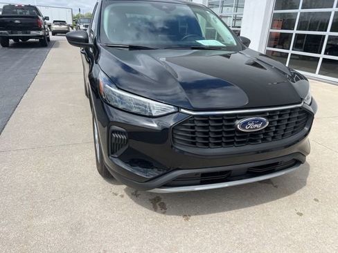 Used 2024 Ford Escape Active w/ Cold Weather Package FWD image 6