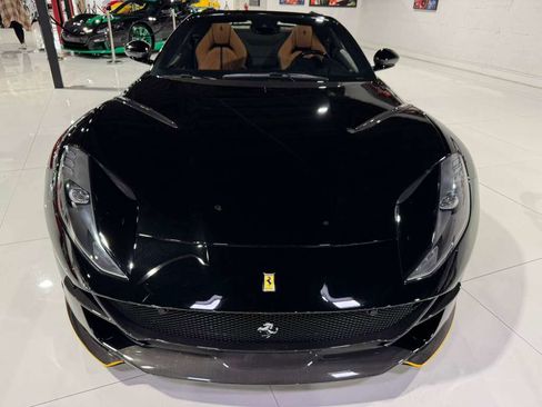 Used 2022 Ferrari 812 GTS image 2