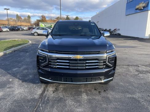 New 2026 Chevrolet Suburban Premier image 2
