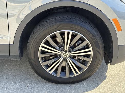 Used 2024 Volkswagen Tiguan SE image 4