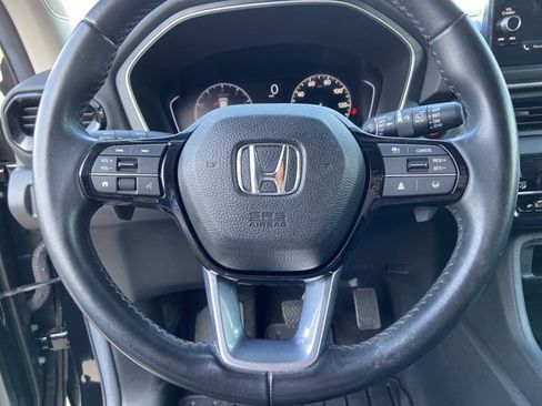 Used 2025 Honda Pilot EX-L image 36