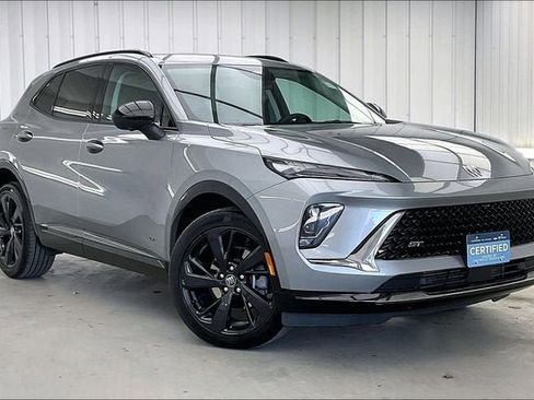 Certified 2025 Buick Envision Sport Touring image 34